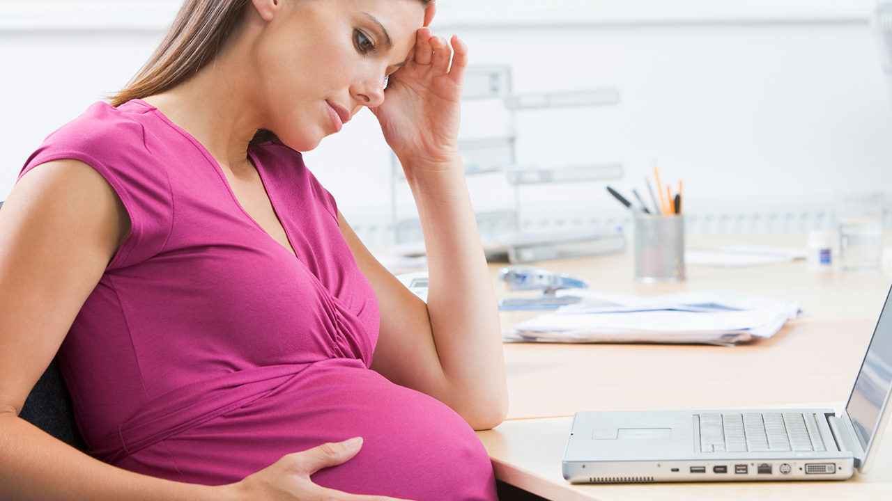 如何区分月经推迟和怀孕？月经延迟与怀孕的主要区别